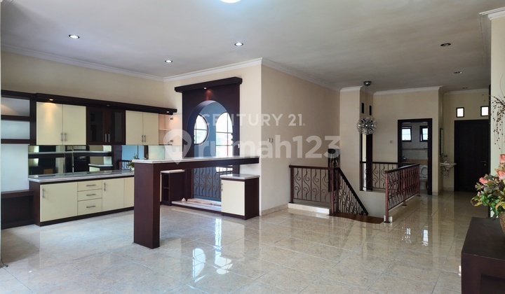 Luxury House in Maguwoharjo Housing Complex Near UPN Campus 2