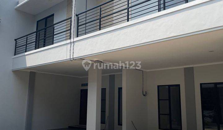 Rumah Siap Huni Pojok Carport 2 Mobil Di Ciledug 1