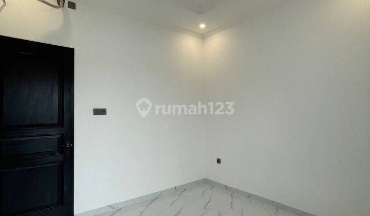 Rumah 2 Lantai American Classic siap huni di Bintaro lokasi 2