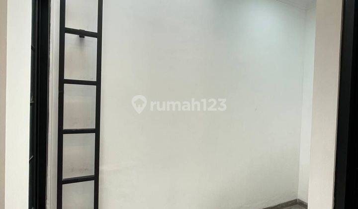 Rumah 2 Lantai Siap Huni Lokasi Strategis Di Bintaro  2