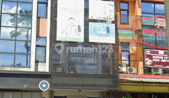 Ruko di Jl Boulevard Gading Serpong Tangerang
