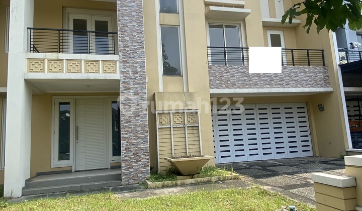 Rumah 3 Lantai Cantik Lokassi Depan di Sutera Onyx Alam Sutera, Tangerang Selatan