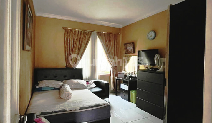 Rumah 2 Lantai Semi Furnished di The Green BSD, Tangerang Selatan 2