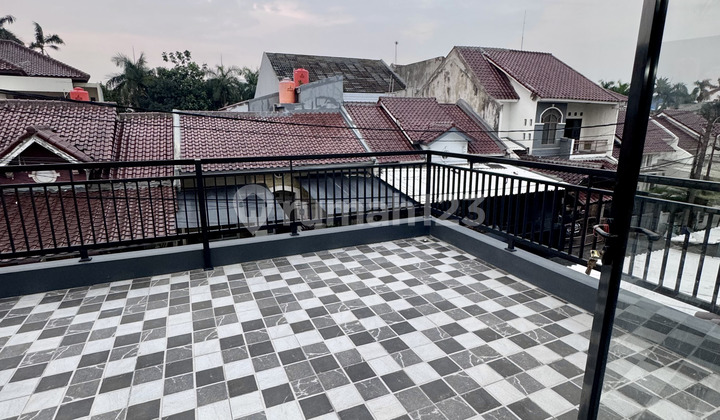Rumah 2 Lantai di Regency Melati Mas, Tangerang Selatan