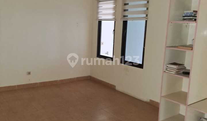 Dijual Cepat Rumah Semi Furnished di Royal Serpong Village, Tangerang Selatan 2