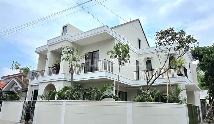 Rumah Hook Semi Furnished di Kencanaloka BSD, Tangerang Selatan