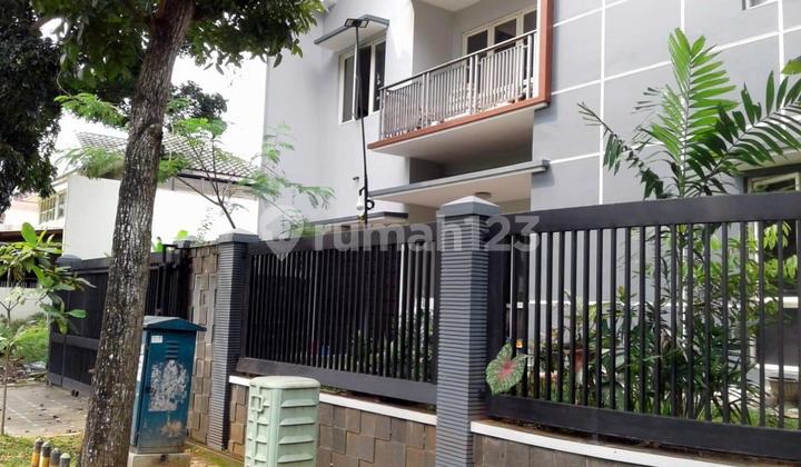 Rumah Bagus 2 Lantai di Puspitaloka BSD City, Tangerang Selatan 2