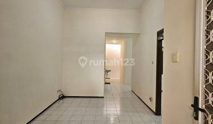 Rumah Sudah Renovasi SHM di Blok G Villa Melati Mas , Tangerang Selatan 2