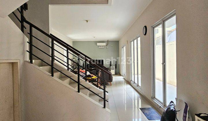 Rumah 2 Lantai Semi Furnished SHM di San Lorenzo Gading Serpong, Tangerang Selatan 2