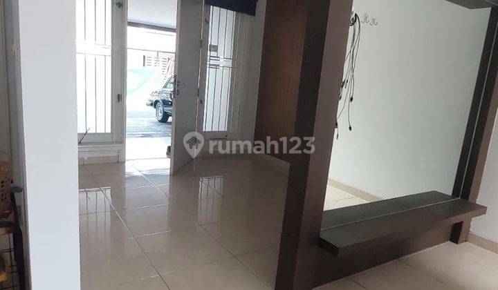 Rumah Kontrakan 2 Lantai Semi Furnished di Cluster Onyx
, Tangerang 2