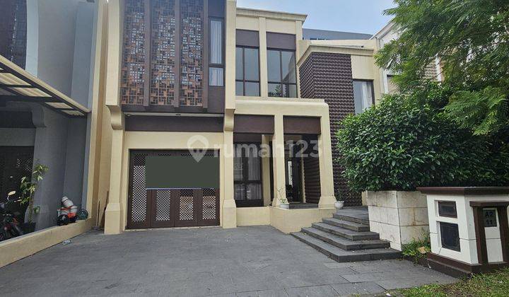 Rumah 2 Lantai Bagus Semi Furnished SHM di Mayfield
, Tangerang 1