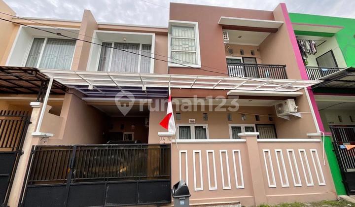 Rumah 2 Lantai Semi Furnished SHM di Jalan Bazooka, Joglo - Jakarta Barat