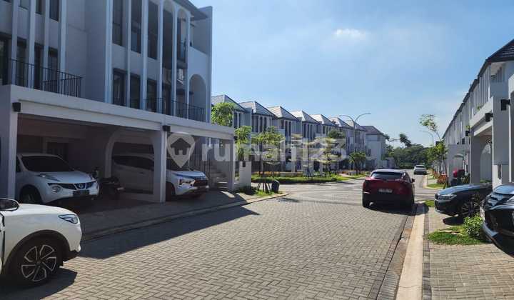 Rumah 3 Lantai Unfurnished di Cluster Aether, Tangerang Rumah 3 Lantai Unfurnished di Cluster Aether, Tangerang