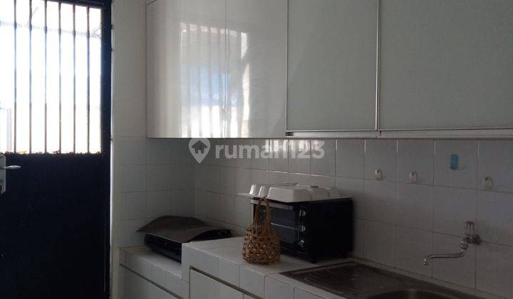 Rumah 2 Lantai Bagus Semi Furnished di Cajuputih, Tangerang 2