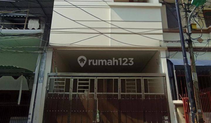 Rumah 3 Lantai Sudah Renovasi Di Pademangan, Jakarta Utara  1