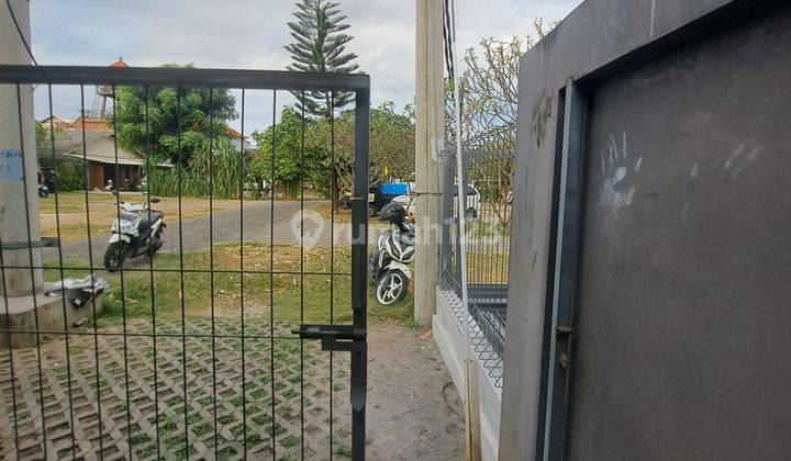 Disewakan Rumah kuta lokasi strategis parkiran luas dekat pantai  2