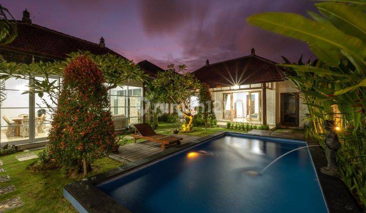 FOR RENT VILLA CANGGU 3BEDROOMS FULLY FURNISHED  1