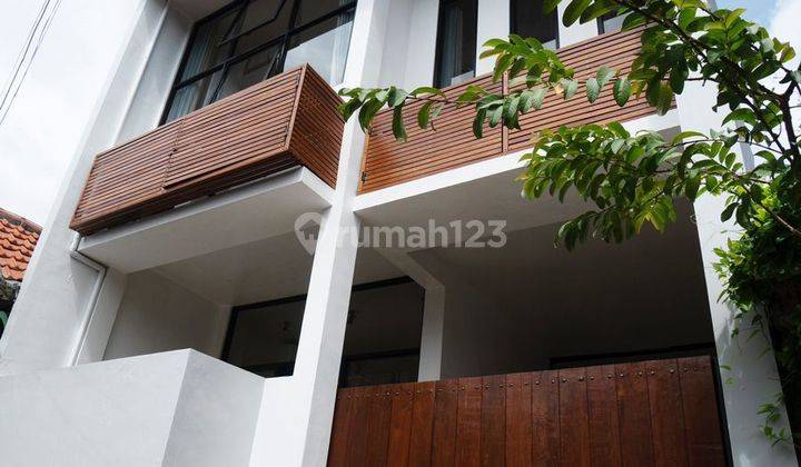 FOR RENT VILLA CANGGU 3BEDROOMS FULLY FURNISHED  1