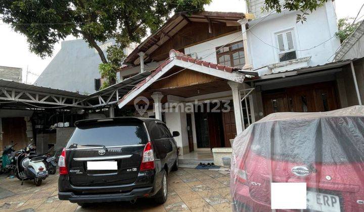 Rumah Mewah 3 Lantai Unfurnished Siap Huni Di Jln Media Massa 2