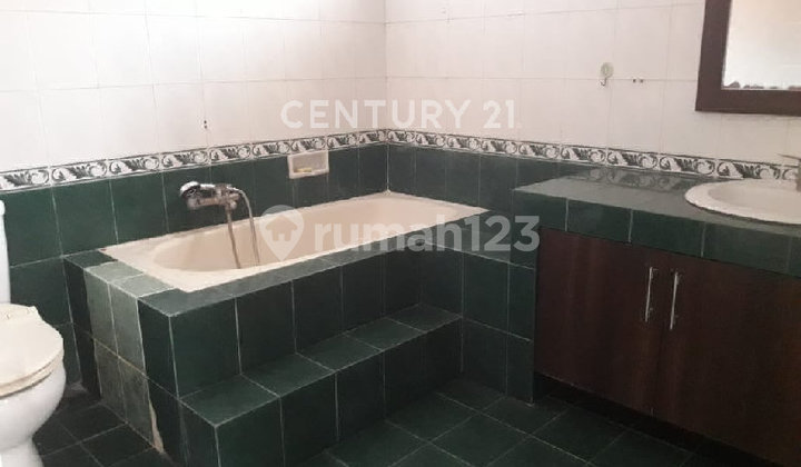 Pregnant Luxury and Serene Comfortable Classy Lippo Cikarang Residence 2