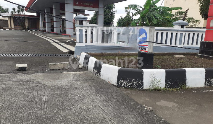 Land Area of 2,647 M² and Gasoline Station Building Land Area of 2,647 M² and Gasoline Station Building