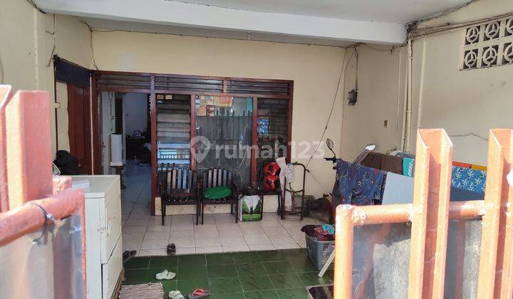 Rumah 2 Lantai posisi strategis pinggir jalan, cocok untuk tinggal dan usaha 2