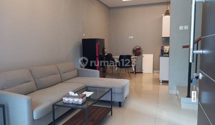 Rumah Furnished 2 lantai di Harapan Indah hadap Selatan 2