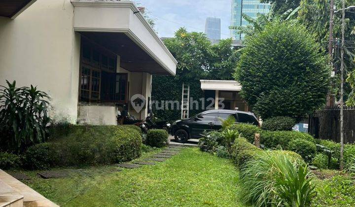 Rumah Cantik Semi Furnished Di Patra Kuningan 2