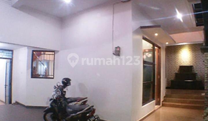 Rumah 3 lantai Siap Huni dekat Tol Jatiwarna Pondokmelati, Bekasi 2