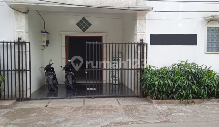 Bangunan Serbaguna Siap Pakai Parkir Luas Bekasi Barat, Bekasi