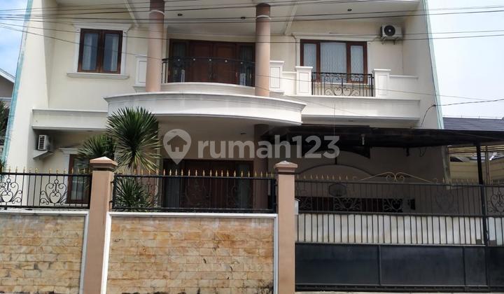 Rumah Mewah 2 Lantai Dalam Komplek Elite di Jatiwaringin, Bekasi Rumah Mewah 2 Lantai Dalam Komplek Elite di Jatiwaringin, Bekasi