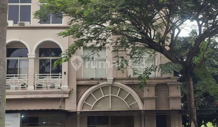 Ruko Hook 3 Lantai Siap Pakai Cocok untuk Usaha Galaxy, Bekasi