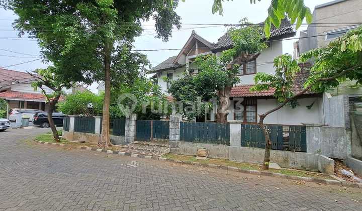 Rumah Hook 2 Lantai dalam Perumahan Elite Kemang Pratama, Bekasi 2