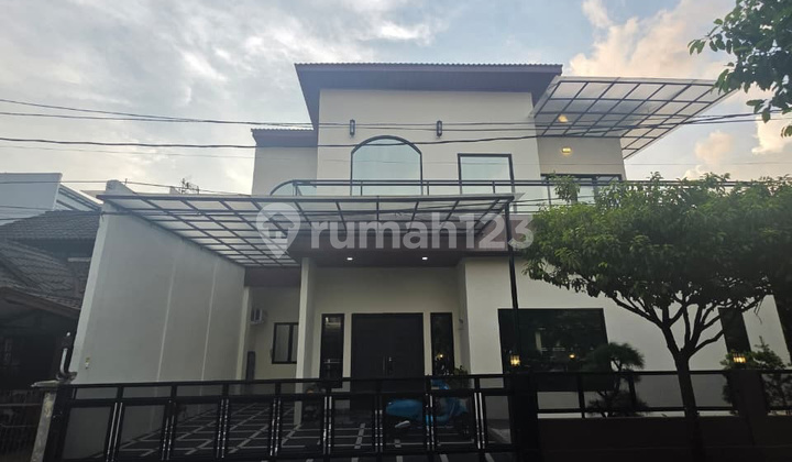 Rumah Besar 2 Lantai Siap Huni Perumahan Kemang Pratama, Bekasi