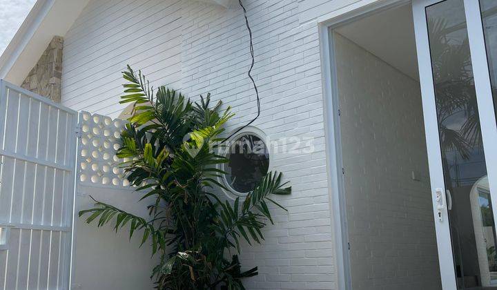 Brand New 3 Bedrooms Villa 250m² di Ungasan Bali 2