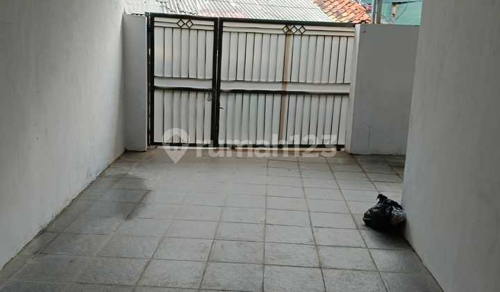 For Rent 3 Bedroom House in Cengkareng 2