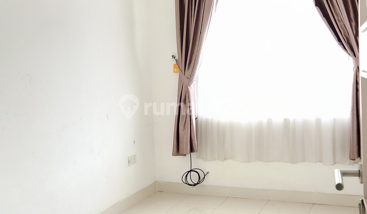 Ready-to-Live-in House Near Mall