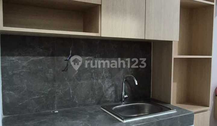 Ready-to-Live-in Apartment Ready-to-Live-in Apartment