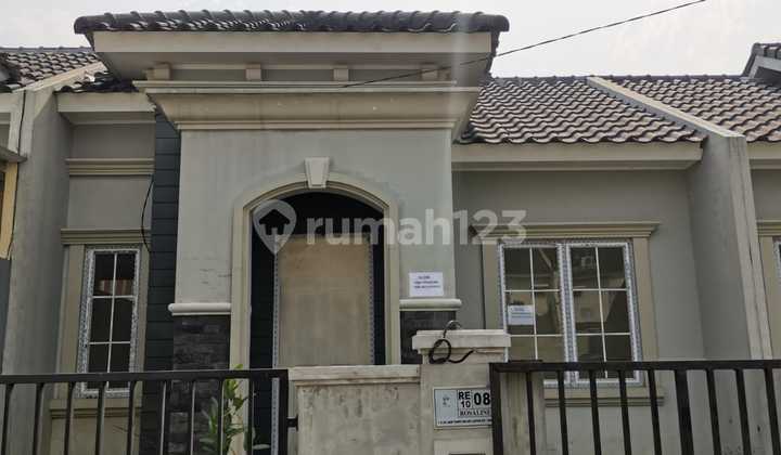 Quick Sale Ready-to-Live-in House Quick Sale Ready-to-Live-in House