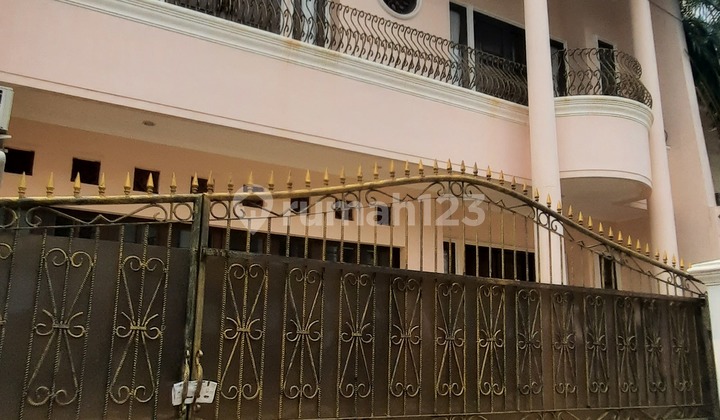 Disewakan Rumah Siap Huni di Kebayoran Baru, Jakarta Selatan 2