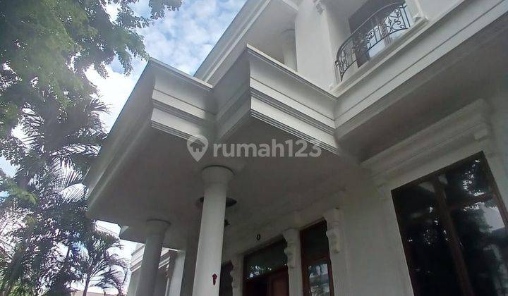 Rumah mewah siap huni di Kuningan Jakarta Selatan  1