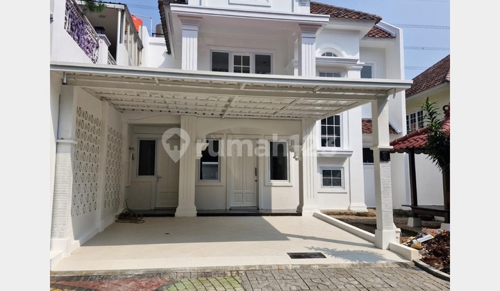 Ready-to-Occupy House in a Comfortable and Well-Organized Cluster at Legenda Wisata Cibubur (ULP-398) Ready-to-Occupy House in a Comfortable and Well-Organized Cluster at Legenda Wisata Cibubur (ULP-398)