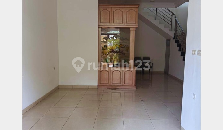 HOUSE FOR SALE IN NORTH JAKARTA, GOOD AND STURDY BUILDING (UP009)