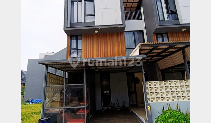 KOTA WISATA - Rumah 3 Lantai dijual SEGERA (ULP009)