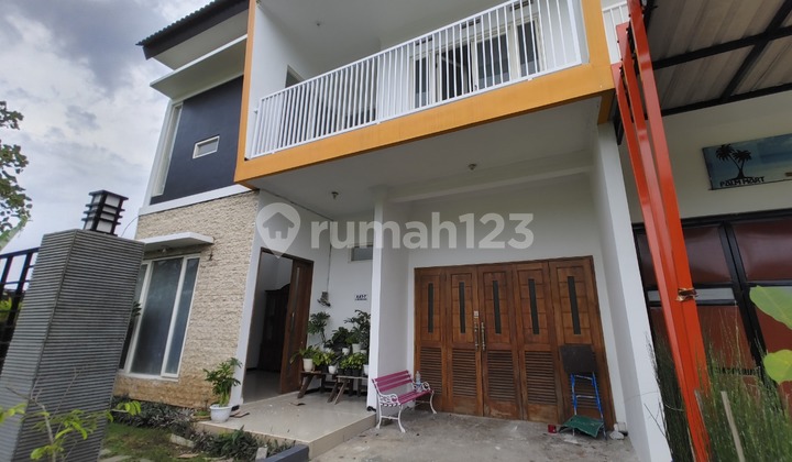 For Sale: Stunning 2-Story House Suitable for Business in Malang City. 2