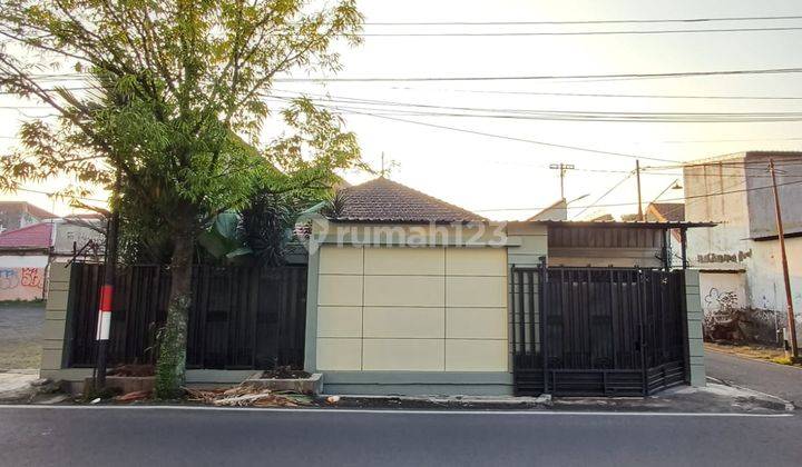 Dijual Rumah Usaha Strategis Di Pinggir Jalan Malang Kota 1