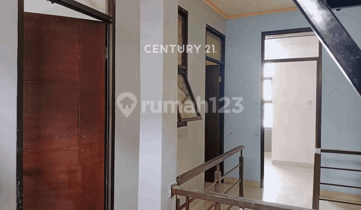 Ready-to-Occupy Modern Minimalist House in Edelweiss Townhouse Bandung