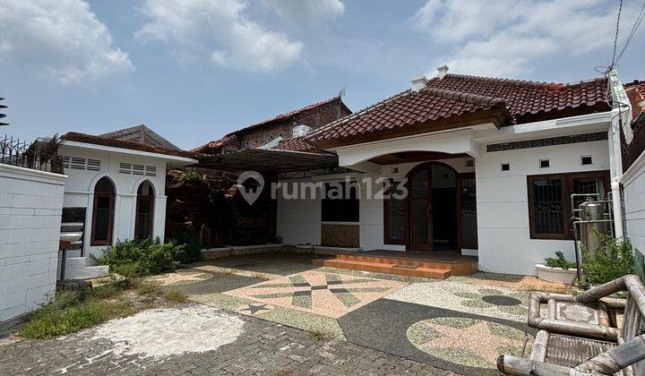 Dijual Rumah Lokasi Stetegis di Jl. Menoreh Raya Semarang 1