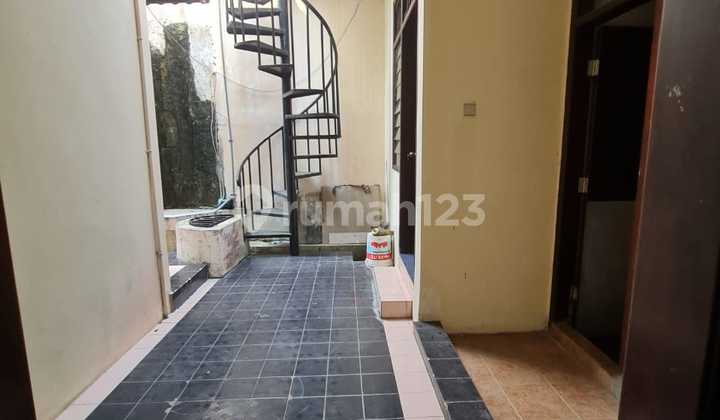 Dijual Rumah Tengah Kota Lokasi Jl. Taman Seroja Timur Semarang 2