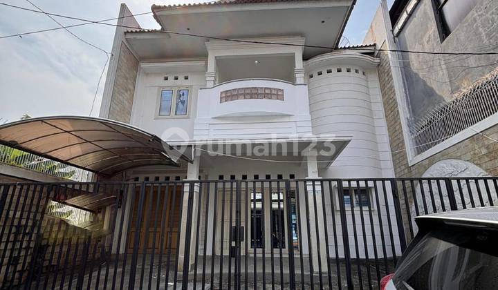 Rumah Tengah Kota Strategis di Jl. Taman Seteran Barat Semarang 1